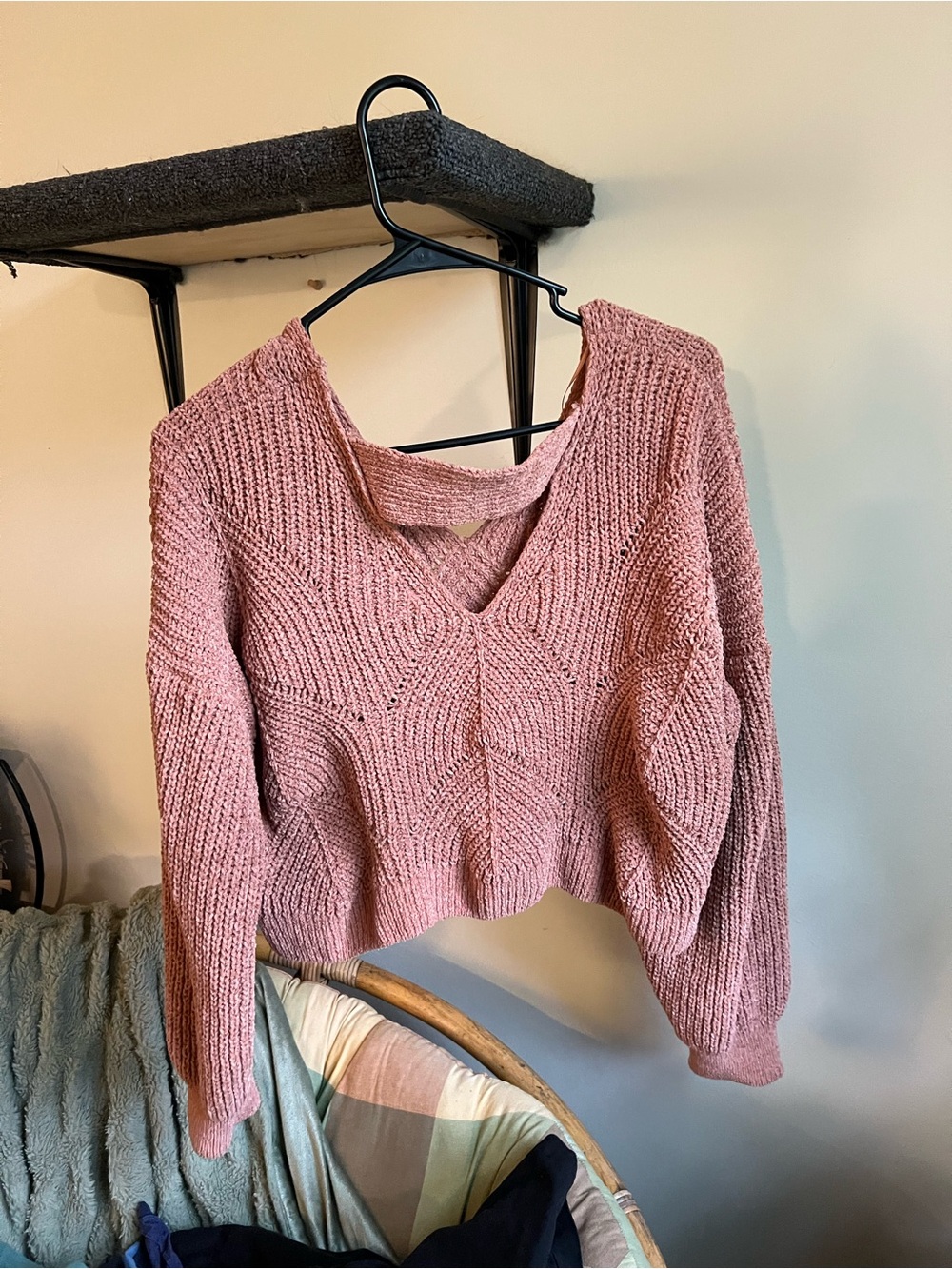Pink Rose Pink Chunky Knit Cropped V-Neck Sweater Size L